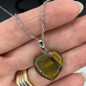 Tiger Eye Heart Pendant on 18-inch Stainless Steel Waterproof Chain New Gift Box